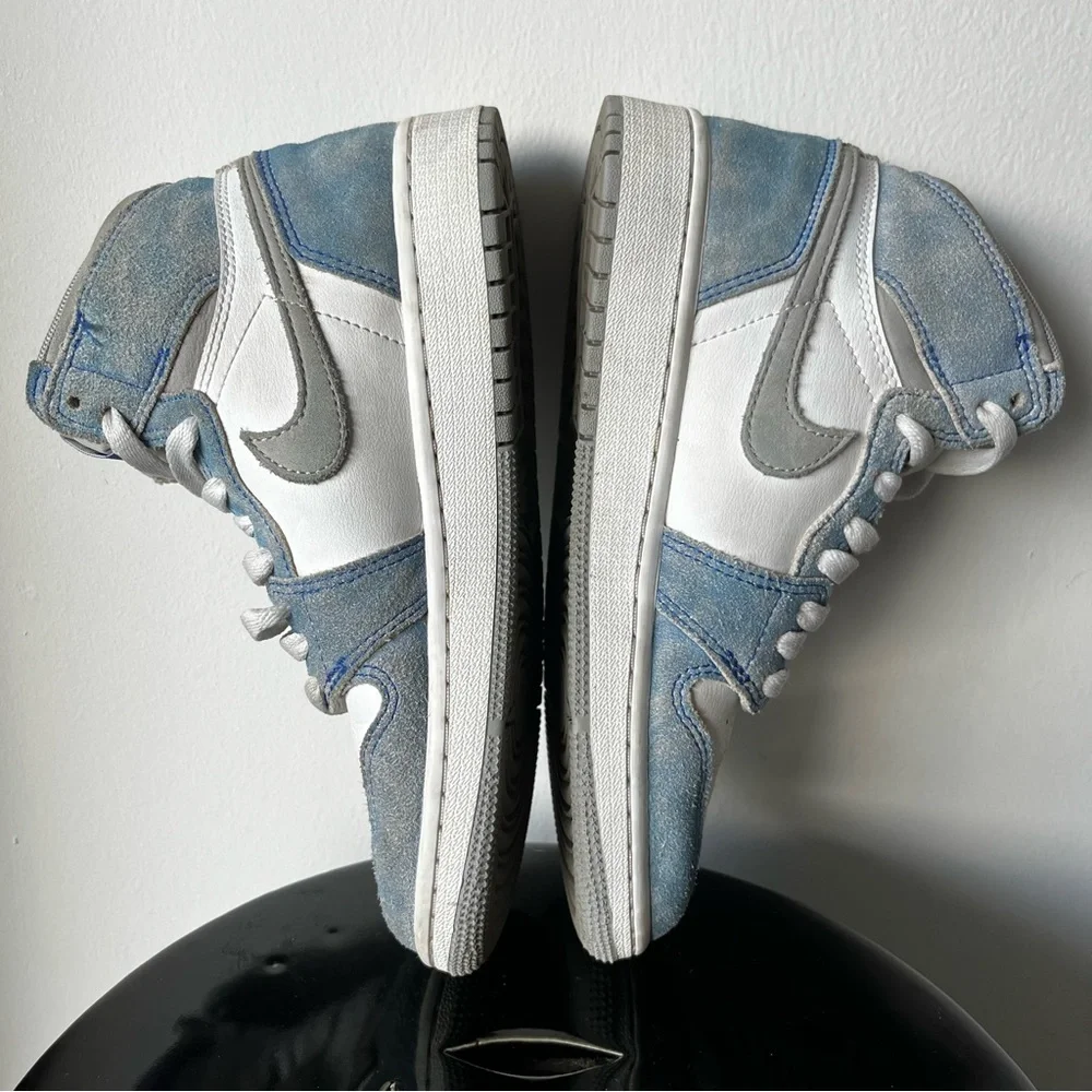 Nike Air Jordan 1 Retro High OG GS Shoes Youth Size 5Y Hyper Royal 575441-402